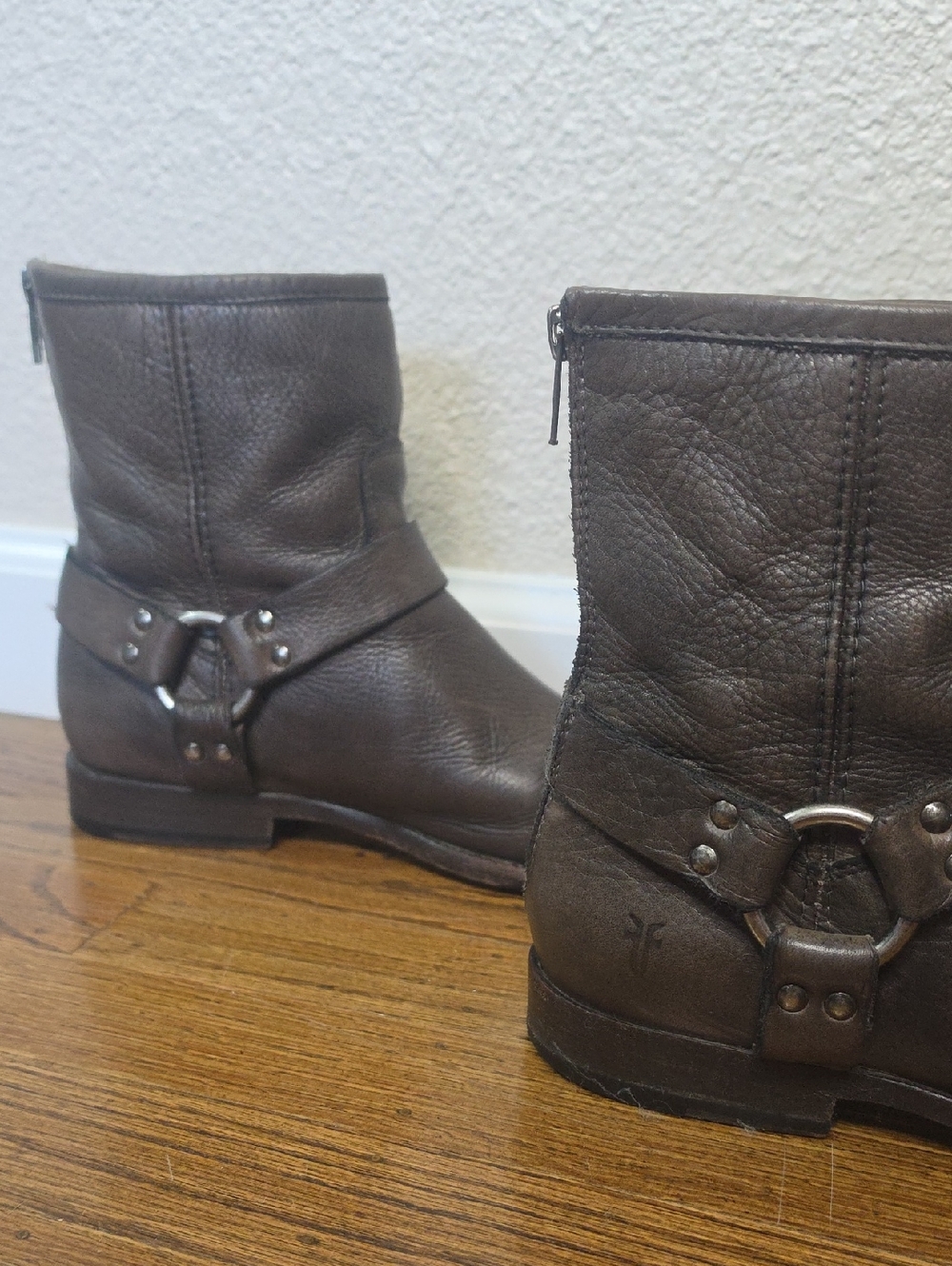 Frye Harness Short Boots Women's 9.5 Brown Distressed Leather Moto Biker Western - Picture 5 of 15